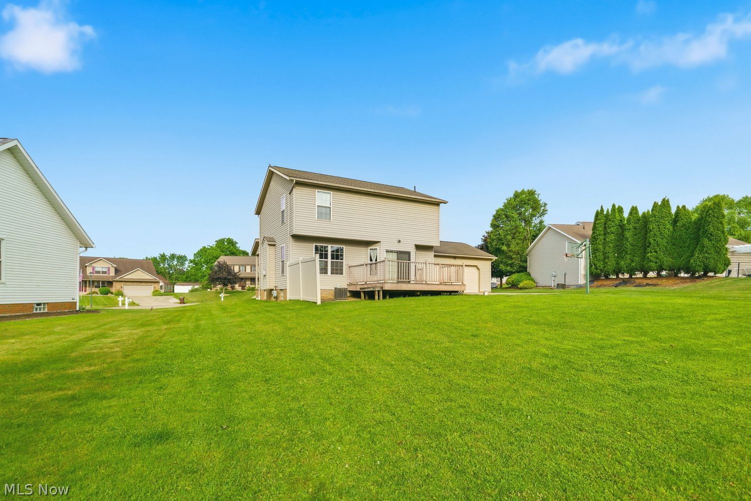 5870 Sky Ridge Avenue NE Louisville OH 44641