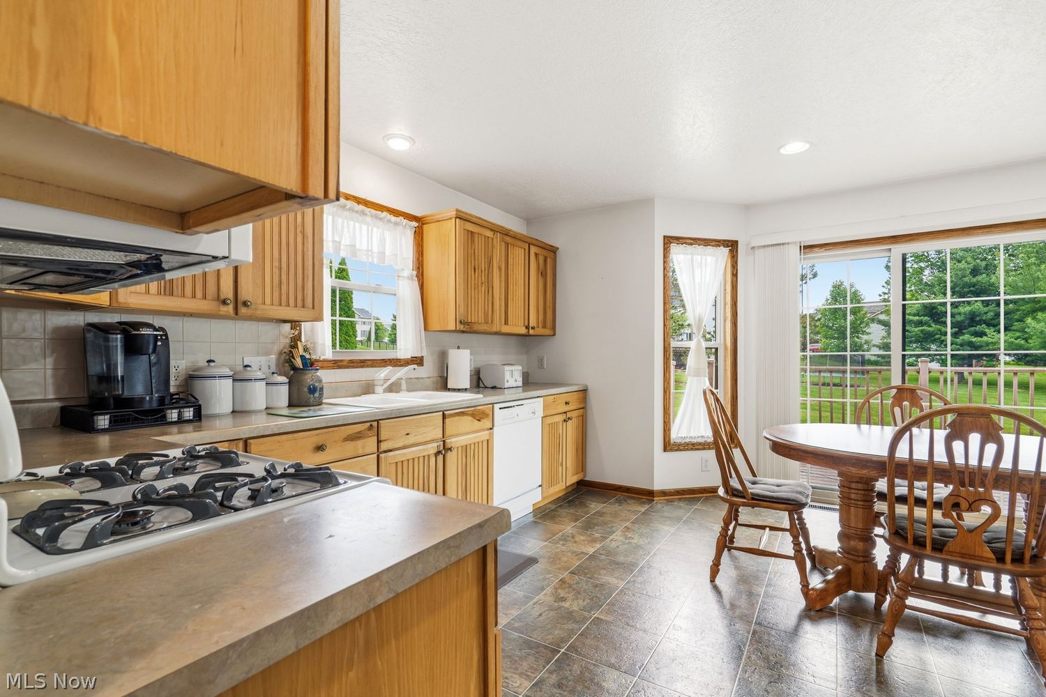 5870 Sky Ridge Avenue NE Louisville OH 44641