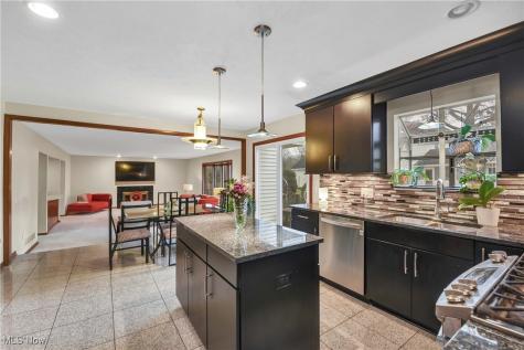 4397 Prestwick Crossing Westlake OH 44145