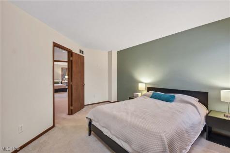 4397 Prestwick Crossing Westlake OH 44145
