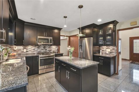 4397 Prestwick Crossing Westlake OH 44145