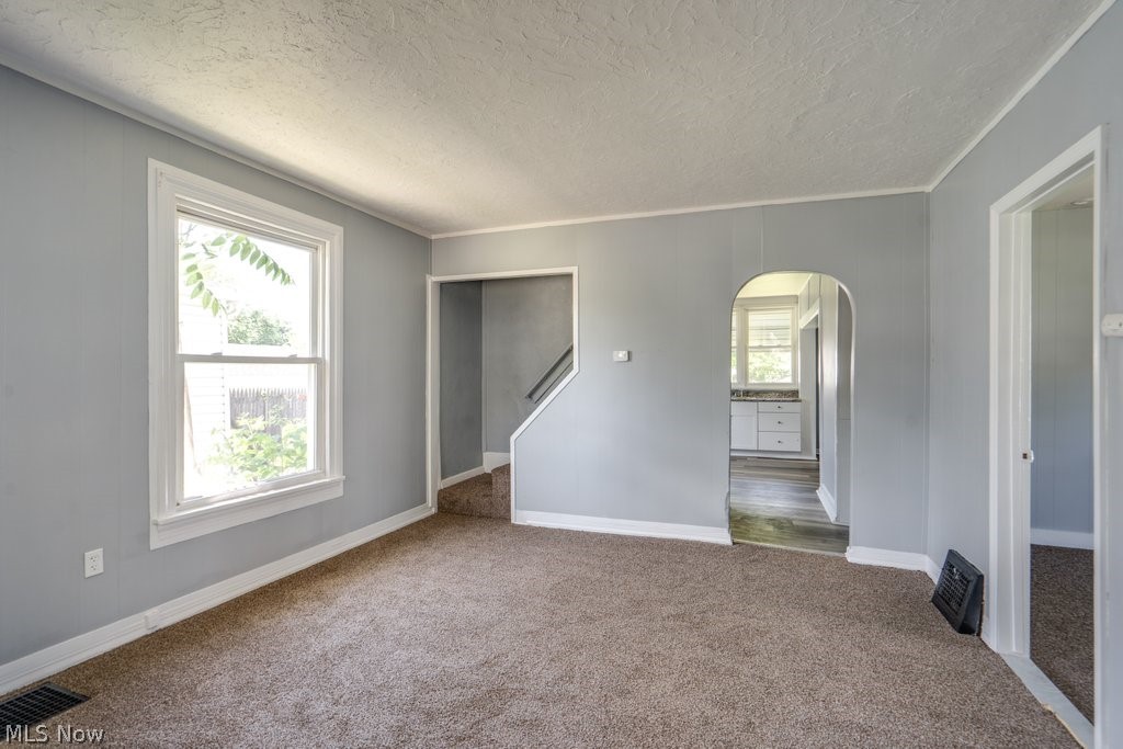 36 21st Street NW Barberton OH 44203