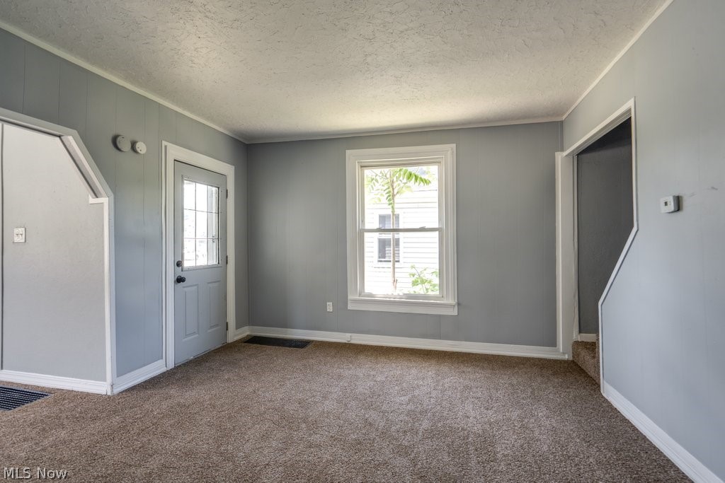 36 21st Street NW Barberton OH 44203
