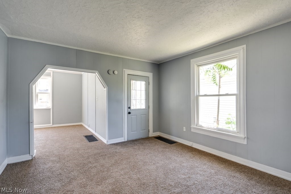 36 21st Street NW Barberton OH 44203