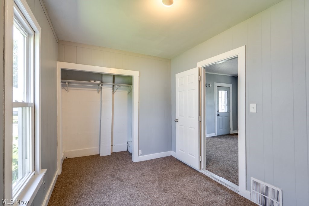 36 21st Street NW Barberton OH 44203
