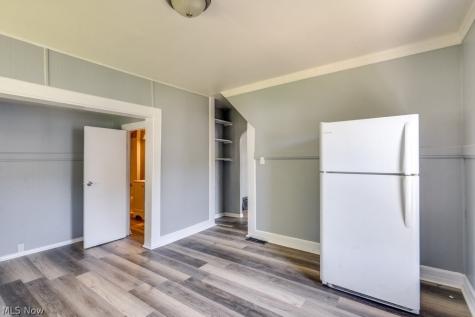 36 21st Street NW Barberton OH 44203