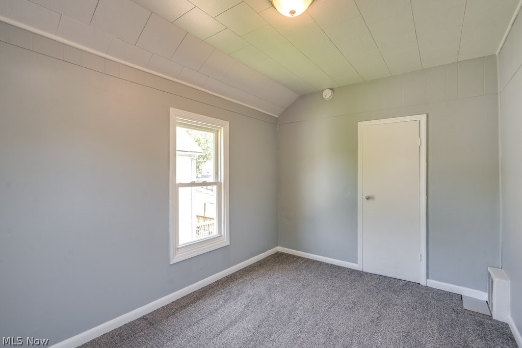 36 21st Street NW Barberton OH 44203