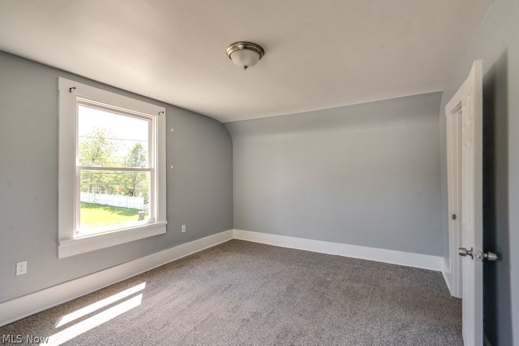 36 21st Street NW Barberton OH 44203