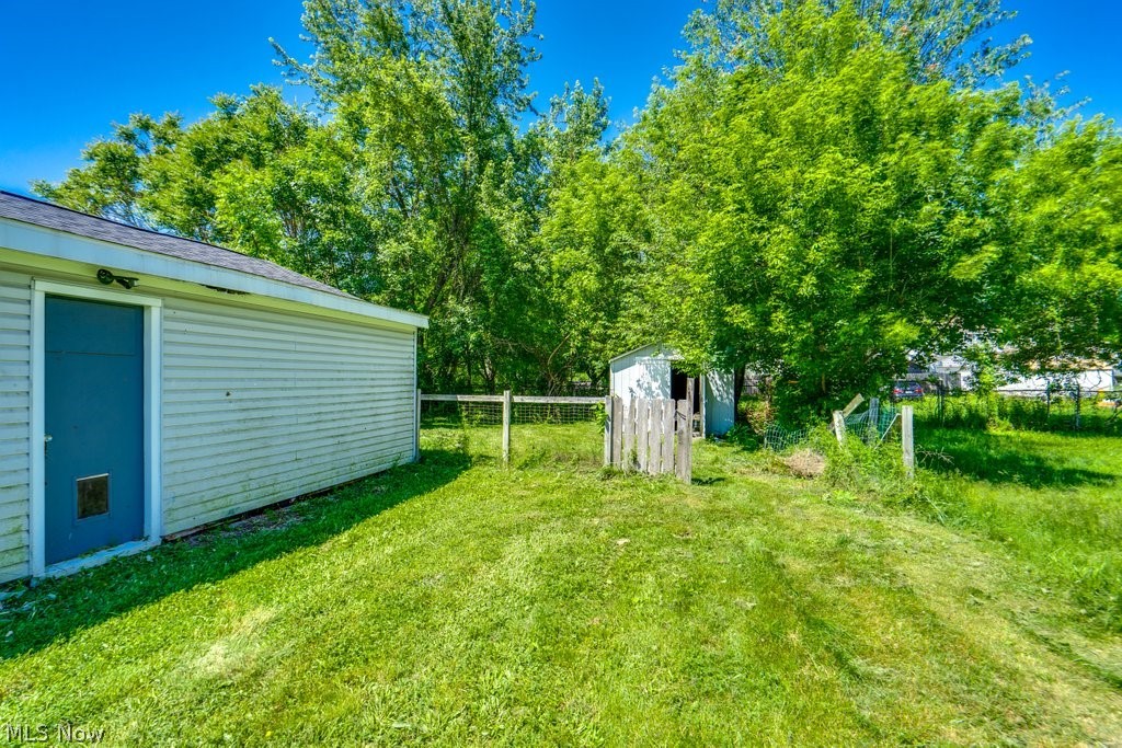 36 21st Street NW Barberton OH 44203