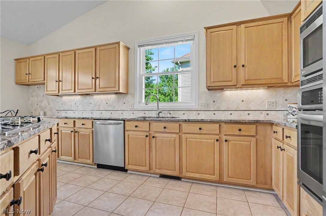 975 W Parkway Boulevard Aurora OH 44202