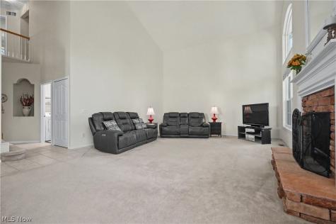 975 W Parkway Boulevard Aurora OH 44202