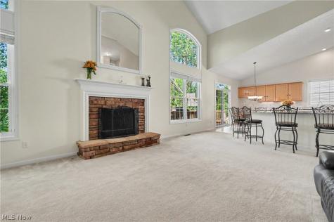 975 W Parkway Boulevard Aurora OH 44202