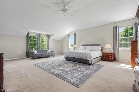 975 W Parkway Boulevard Aurora OH 44202
