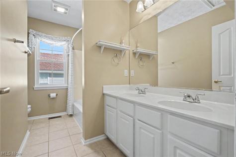 975 W Parkway Boulevard Aurora OH 44202