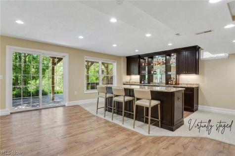 975 W Parkway Boulevard Aurora OH 44202