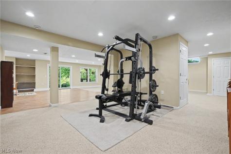 975 W Parkway Boulevard Aurora OH 44202