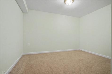 975 W Parkway Boulevard Aurora OH 44202