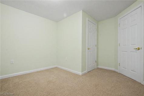975 W Parkway Boulevard Aurora OH 44202