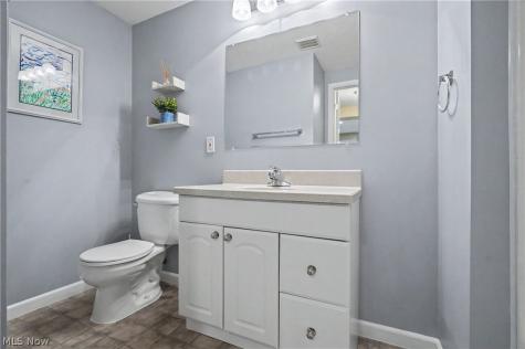 975 W Parkway Boulevard Aurora OH 44202