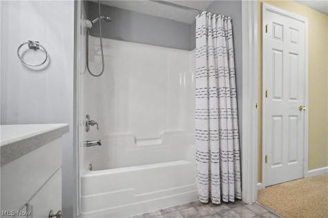 975 W Parkway Boulevard Aurora OH 44202