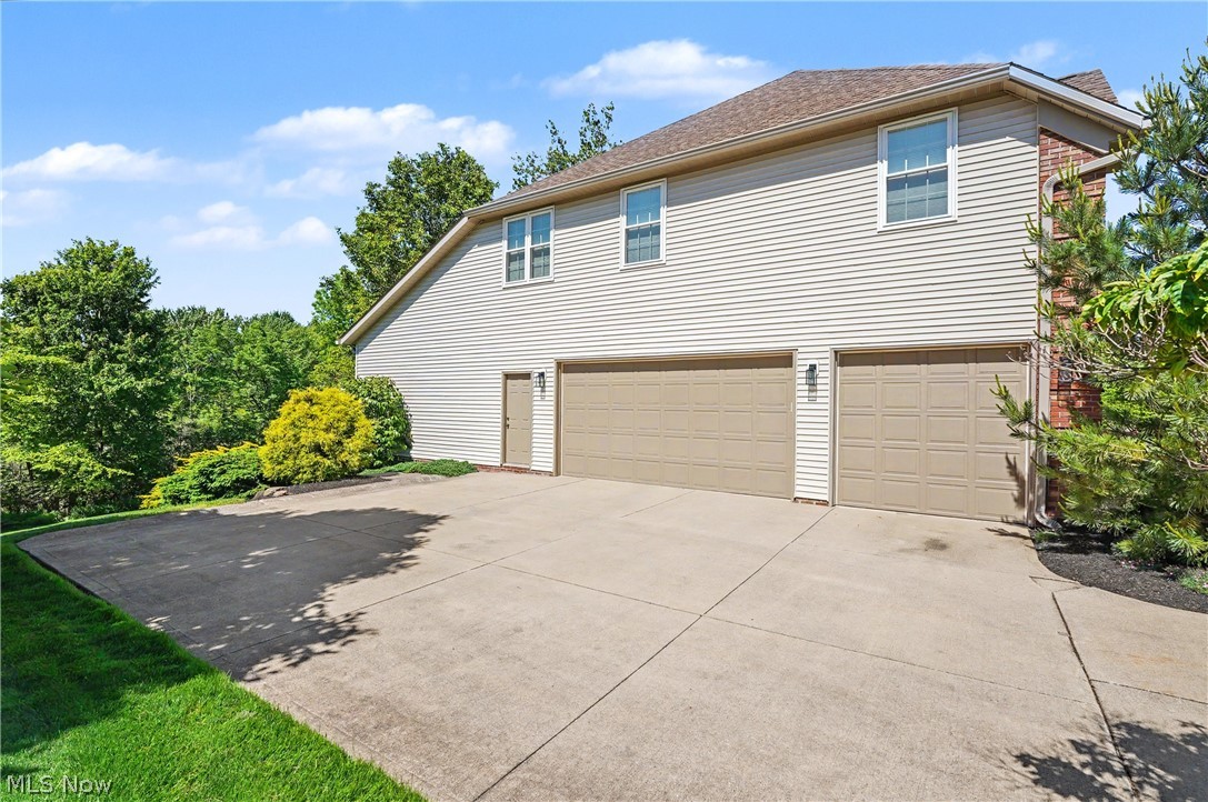 975 W Parkway Boulevard Aurora OH 44202