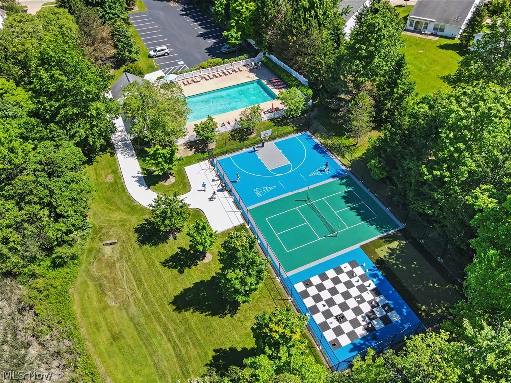 975 W Parkway Boulevard Aurora OH 44202