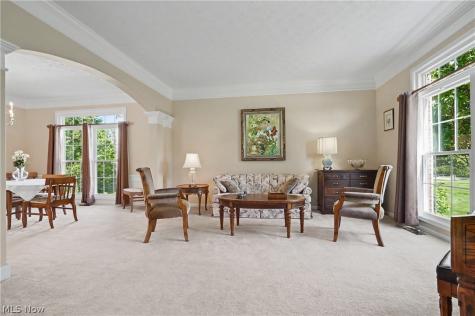 975 W Parkway Boulevard Aurora OH 44202