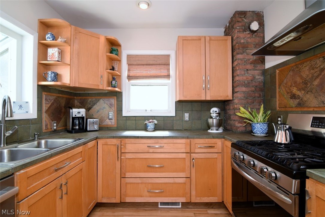 2535 Cheshire Road Shaker Heights OH 44120