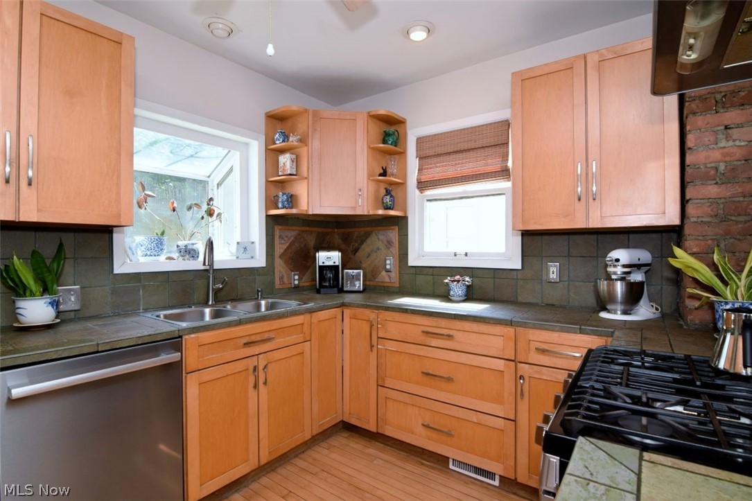 2535 Cheshire Road Shaker Heights OH 44120