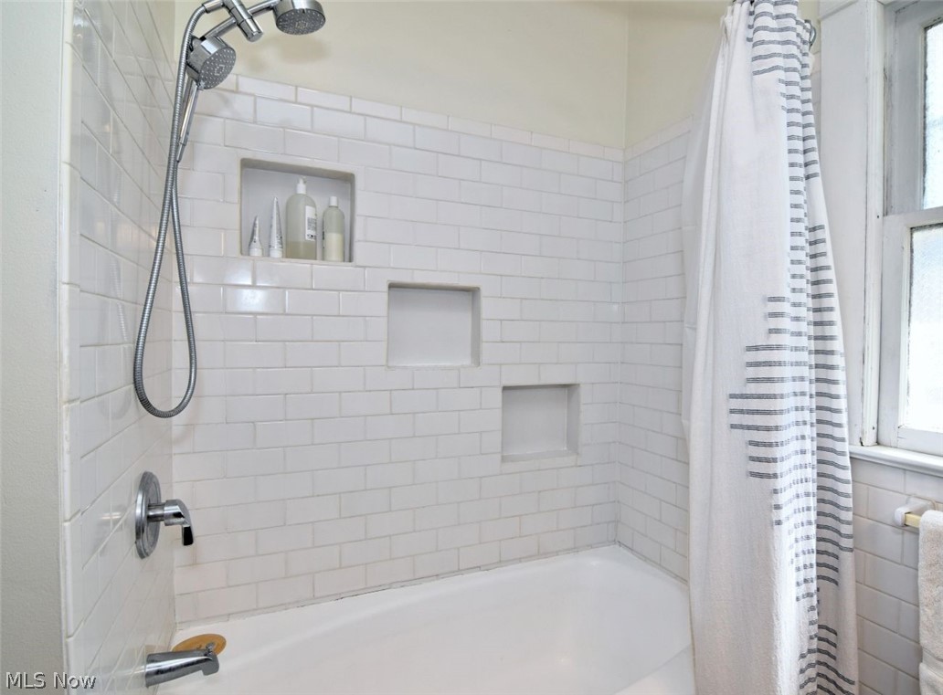 2535 Cheshire Road Shaker Heights OH 44120