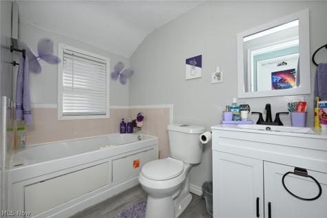 3277 Mayfair Road Akron OH 44312