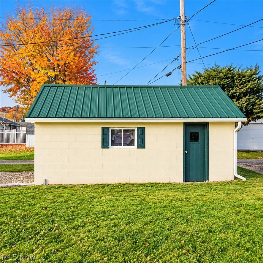 603 Oxford Avenue Newcomerstown OH 43832