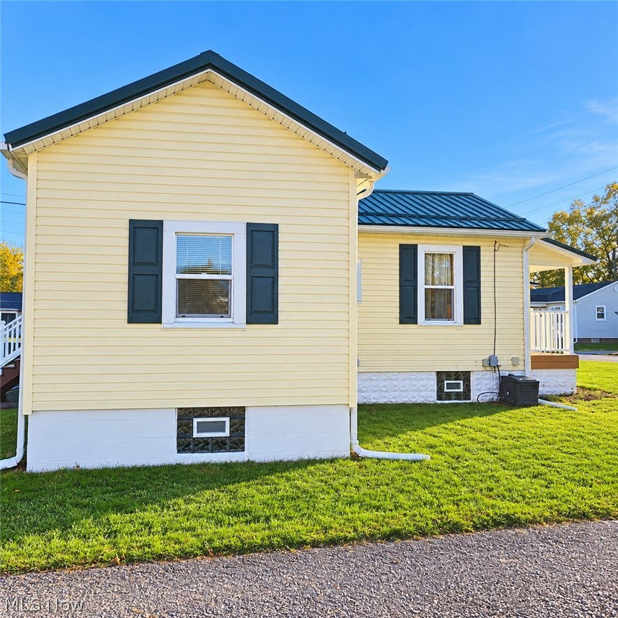 603 Oxford Avenue Newcomerstown OH 43832
