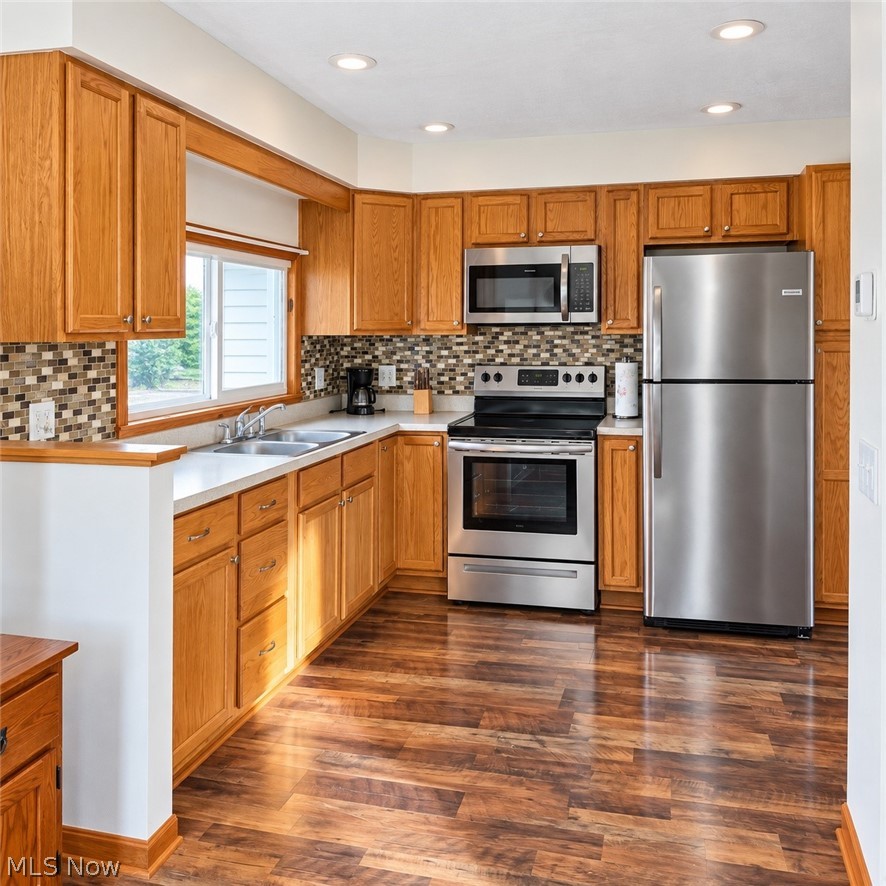 603 Oxford Avenue Newcomerstown OH 43832