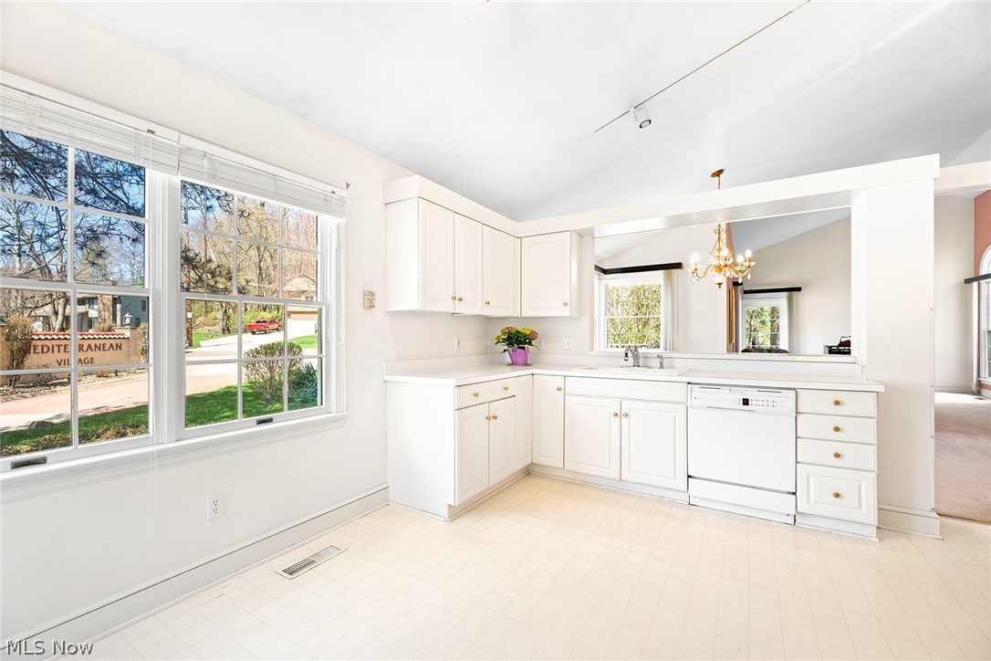 447 Armante Court Akron OH 44313