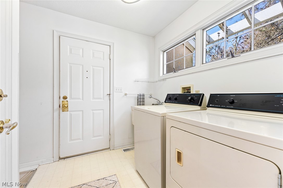 447 Armante Court Akron OH 44313