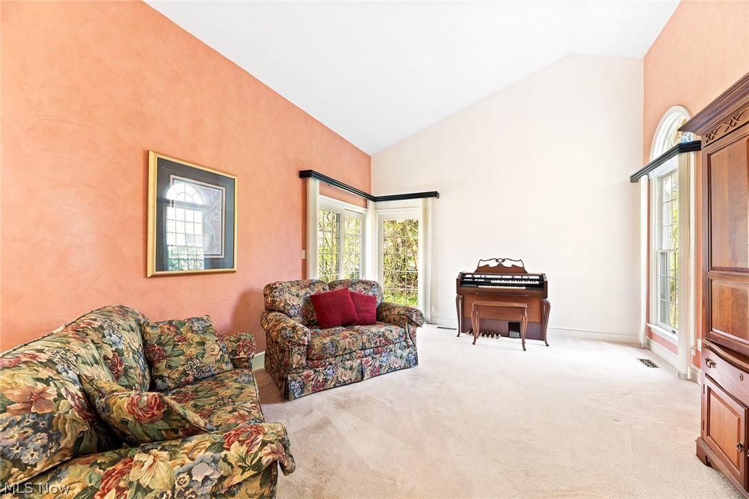 447 Armante Court Akron OH 44313