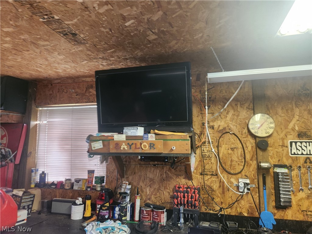716 Adams Street Conesville OH 43811