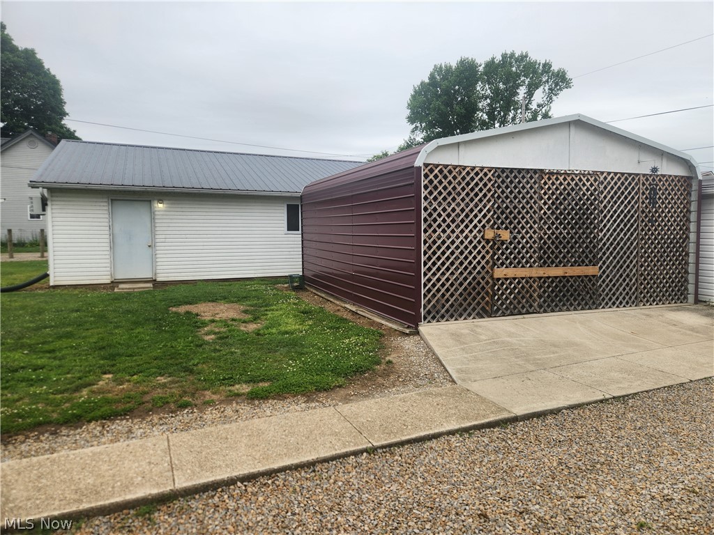 716 Adams Street Conesville OH 43811