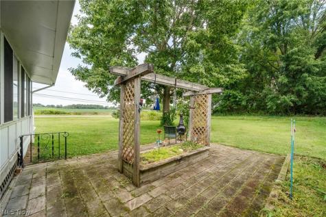 6990 Edison Street NE Hartville OH 44632