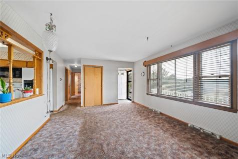6990 Edison Street NE Hartville OH 44632
