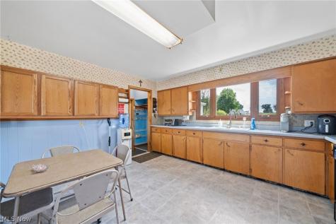6990 Edison Street NE Hartville OH 44632