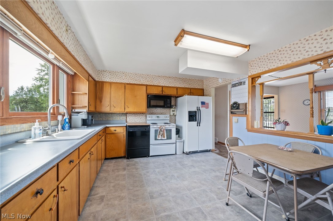 6990 Edison Street NE Hartville OH 44632