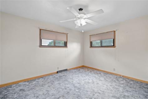 6990 Edison Street NE Hartville OH 44632