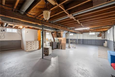 6990 Edison Street NE Hartville OH 44632
