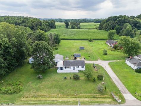 6990 Edison Street NE Hartville OH 44632