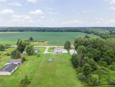 6990 Edison Street NE Hartville OH 44632