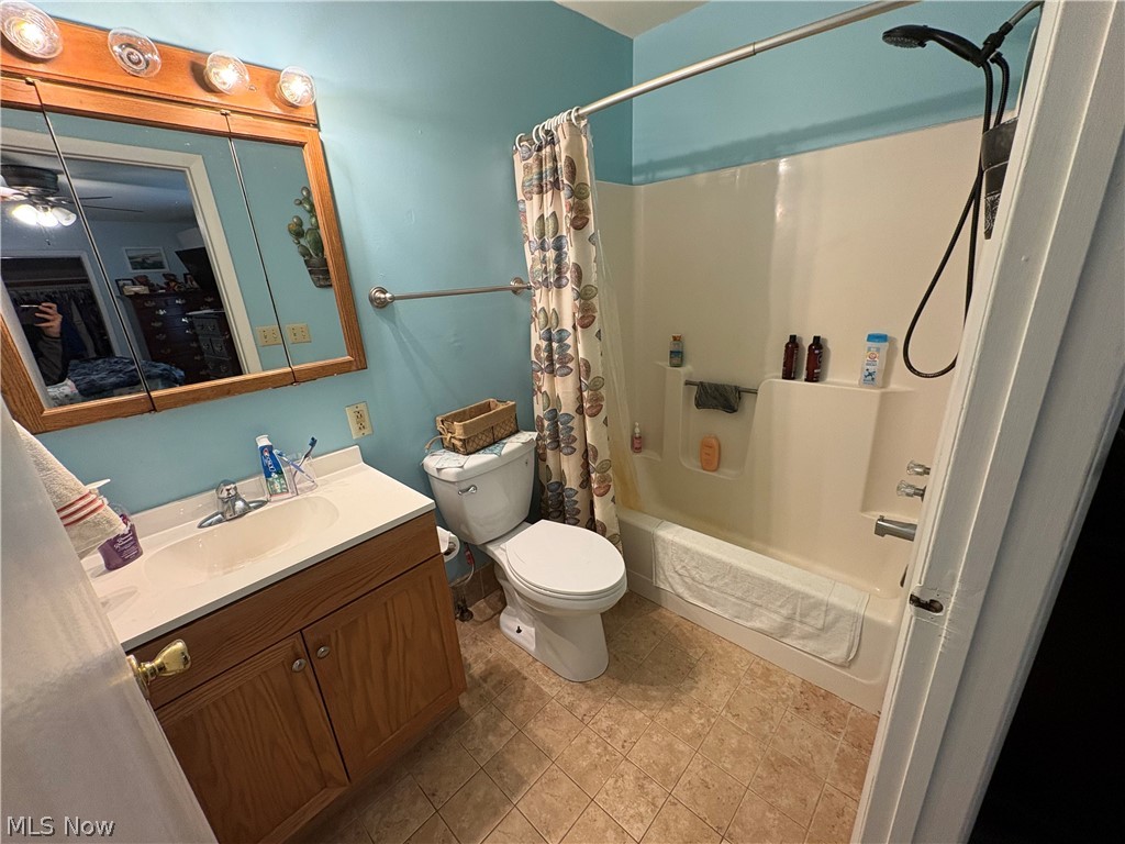 1697 W South Range Road North Lima OH 44452