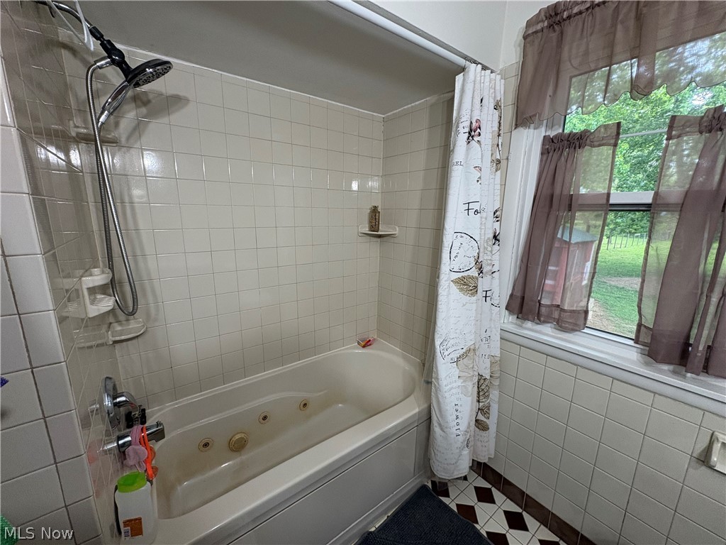 1697 W South Range Road North Lima OH 44452