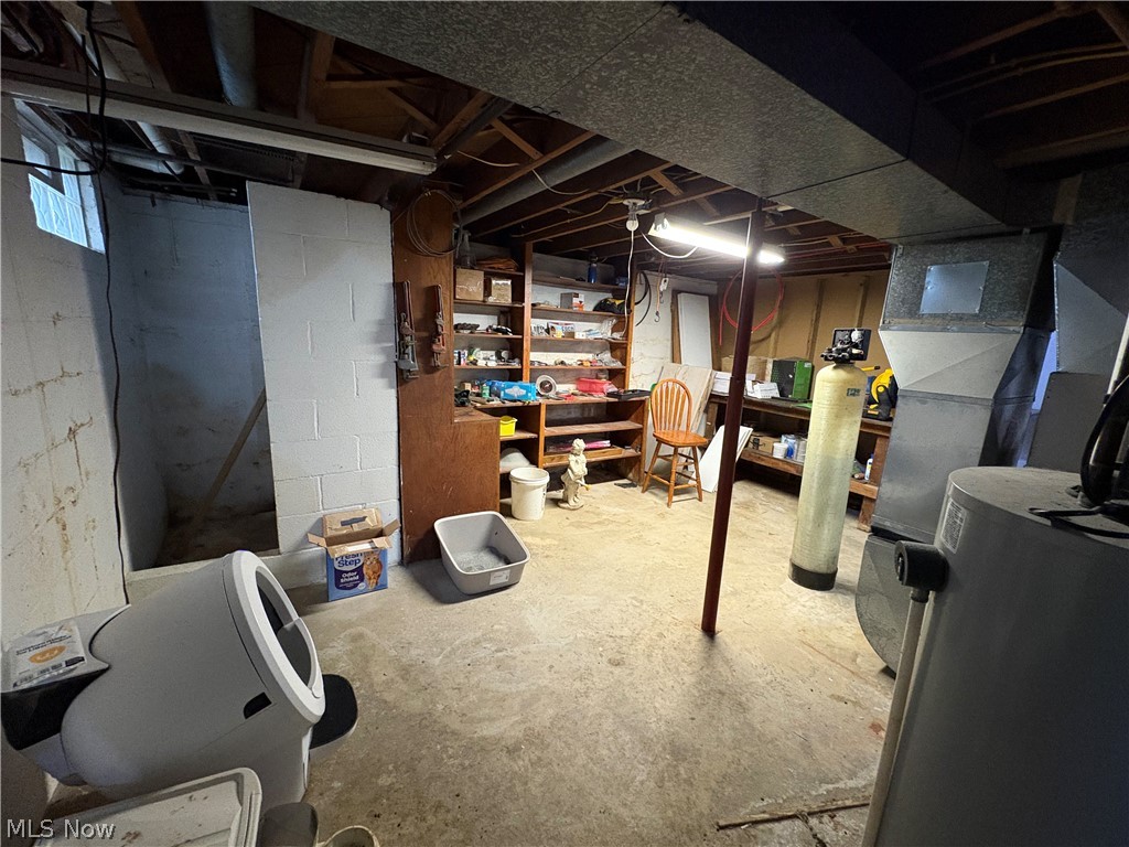 1697 W South Range Road North Lima OH 44452